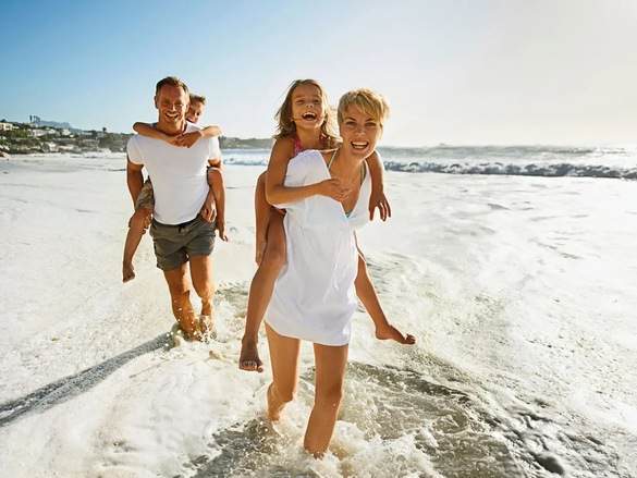 Hapag-Lloyd Cruises Family Lifestyle WEB.jpg